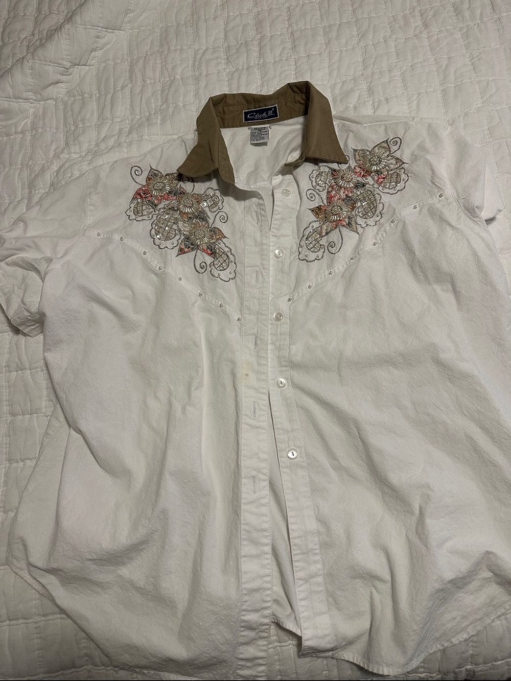 Club Z/ White Button-Up Shirt with Embroidered Yoke and Brown Collar